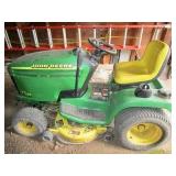 John Deere GT 225 Lawn Tractor