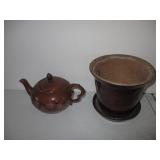teapot & wooden bowl