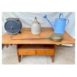 Grouping of Items on hutch Table