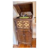 Mahogany Victrola & Records