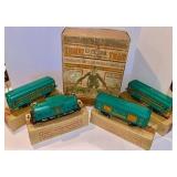 Lionel Stand Set 352 w/ all boxes