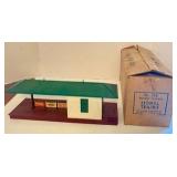 LIONEL #256 FREIGHT STATION