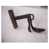 Coulter Senior shoe vice