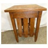 SMALL OAK FERN STAND 