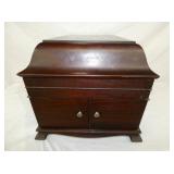 MAH. CASE TABLE TOP VICTROLA 