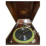 VIEW 3 INSIDE VICTROLA 