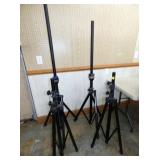 ULTIMATE SUPPORT STANDS 