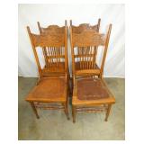 4 MACHING OAK PRESSED BACK CHAIRS 