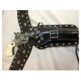 VIEW 2 CLOSEUP HOPPY PISTOL/HOLSTER 