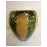 6IN UNUSUAL HILTON VASE 