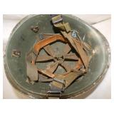 VIEW 3 INSIDE HELMENT LILNER 