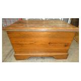 SMALL PRIM. PINE BLANKET CHEST 