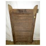 EARLY PRIM. SALOON DOOR W/ HINGES 