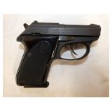 VIEW 2 BERETTA 3032 TOMCAT 32 AUTO 