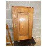 16X24 OAK HANGING CUPBOARD 