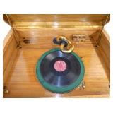 VIEW 3 TOP VIEW FLOOR MODEL VICTROLA 