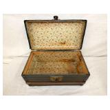 VIEW 2 INSIDE EARLY TRUNK 