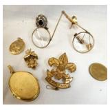 BROACHES, GLASSES, MEDALS 