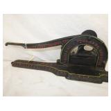 TOMAHAWK TOBACCO CUTTER 