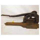 EMB. STAR TOBACCO CUTTER 