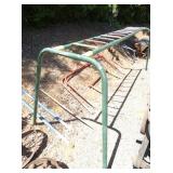 PLAYGROUND MONKEY BARS 