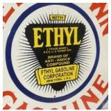 VIEW 3 CLOSE UP CENTER RED CROWN 