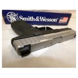 VIEW 4 CLOSEUP S&W 40CAL