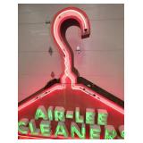 VIEW 8 CLOSEUP CLEANER NEON