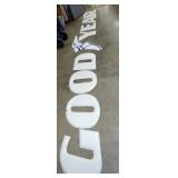 PORC. GOODYEAR LETTER SIGN W/ FOOT