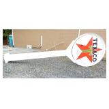 TEXACO BANJO SIGN AND POLE