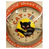 VIEW 3 CLOSEUP CATS PAW