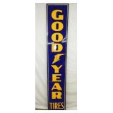 PORC. VERTICAL GOODYEAR TIRES