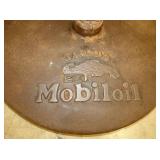 VIEW 3 CLOSEUP MOBILOIL BASE