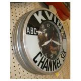 VIEW 5 22IN IN ORIG. CHANNEL CLOCK