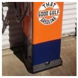 VIEW 4 GOOD GULF GASOINE PUMP