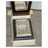 VIEW 2 CLOSEUP WATLING