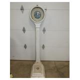 PORC. FLOOR MODEL PENNY SCALES