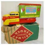 VIEW 2 SIDE 2 WYANDOTTE W/ BOX