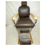 VIEW 2 CLOSEUP PORC. CHAIR