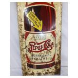 VIEW 3 CLOSEUP PEPSI BOTTLE