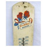 VIEW 2 CLOSEUP W/ ROSES