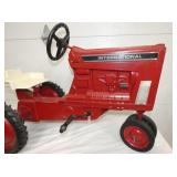 VIEW 4 CLOSEUP PEDAL TRACTOR