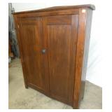 VIEW 2 CLOSEUP DOUBLE DOOR WARDROBE