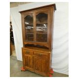 VIEW 2 RIGHTSIDE CUPBOARD