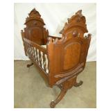 VICTORIAN WALNUT CRADDLE