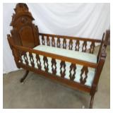 VIEW 2 CLOSEUP NICE CRADDLE