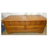 LANE CEDAR CHEST VA MAID