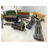 VIEW 3 LIONEL TRAIN W/ ASSESSORIES