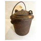 1/2PINT EARLY CAST MELTING POT