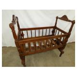 21X38 VICTORIAN WALNUT CRADDLE
